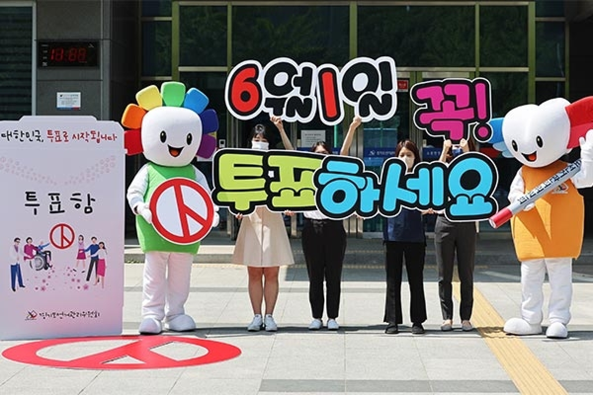 Hàn Quốc tiến hành bầu cử địa phương và Quốc hội bổ sung